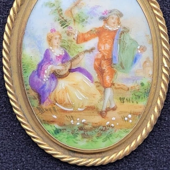VTG Limoges Hand Painted Porcelain Romantic Scene Pin France Paris Gold - Picture 5 of 10